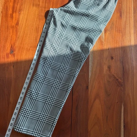 Club Monaco Black and White Plaid Cropped Pants - Picture 12 of 12